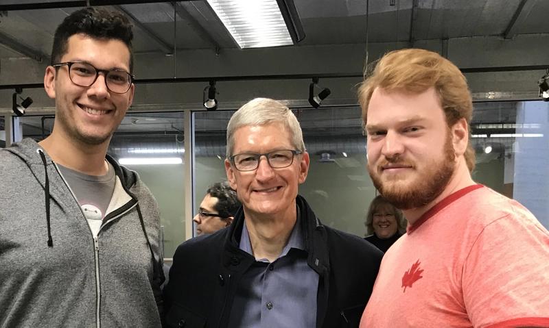 我和我的队友蒂姆·库克 替代文字