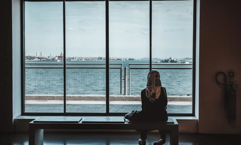 照片由 Maria Teneva 拍摄，来自 Unsplash
