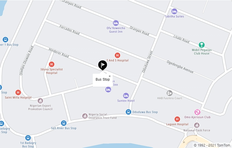 公交车站的单个标志