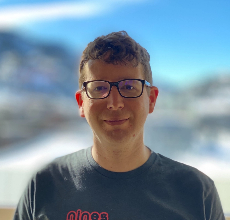 圆珠笔胡萝卜头像