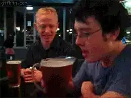 男人喝啤酒喝到超限