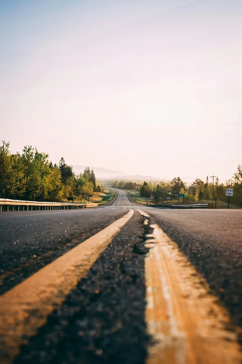 照片由 Brett Patzke 拍摄，来自 Unsplash